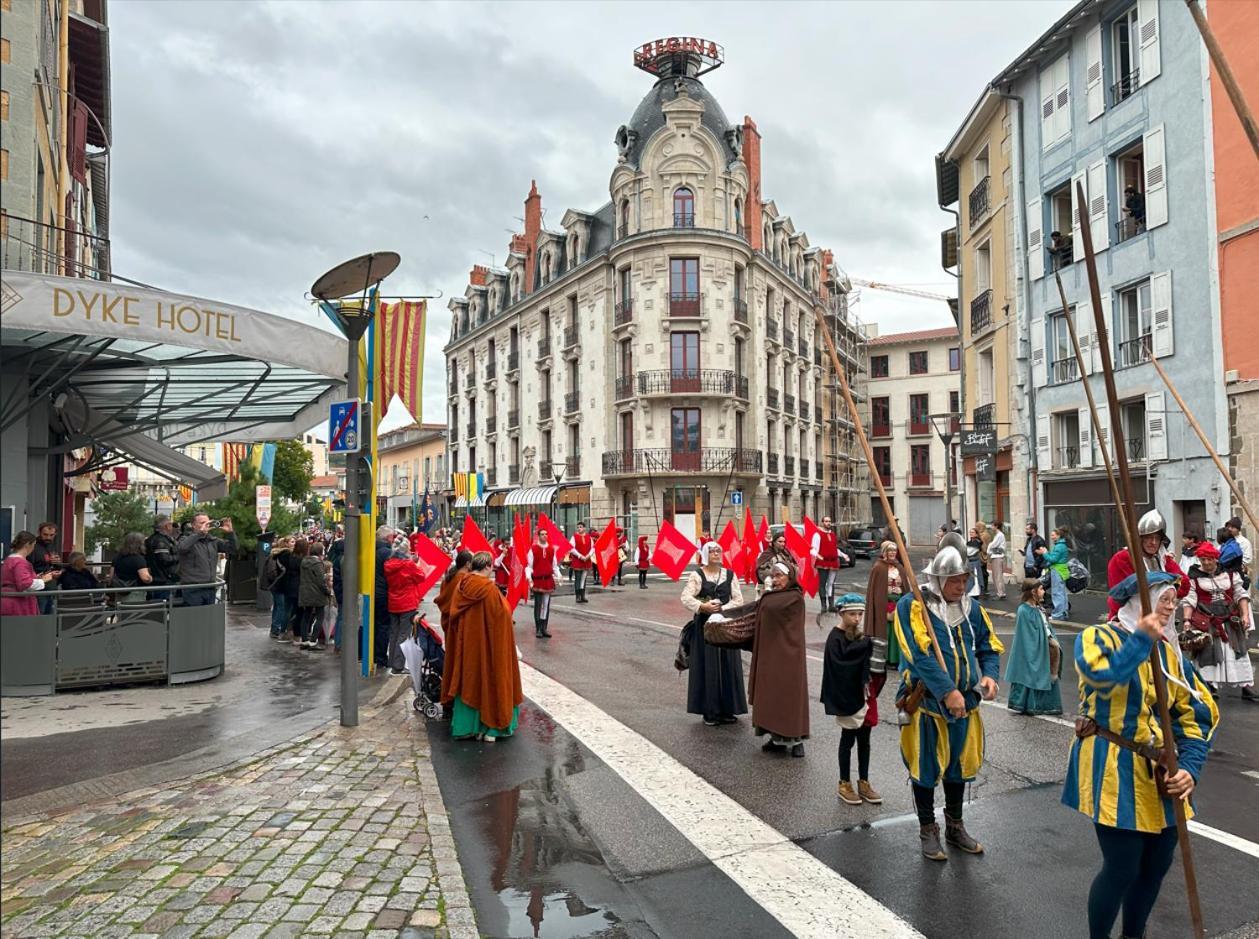 ディーキ ホテル Le Puy-en-Velay エクステリア 写真